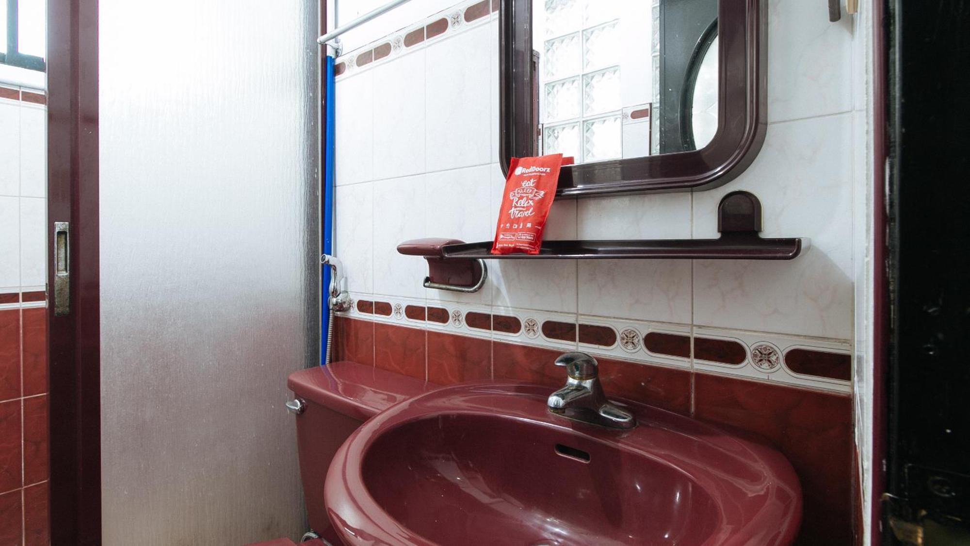 Reddoorz At Plus Villa Gloria Taguig Eksteriør bilde