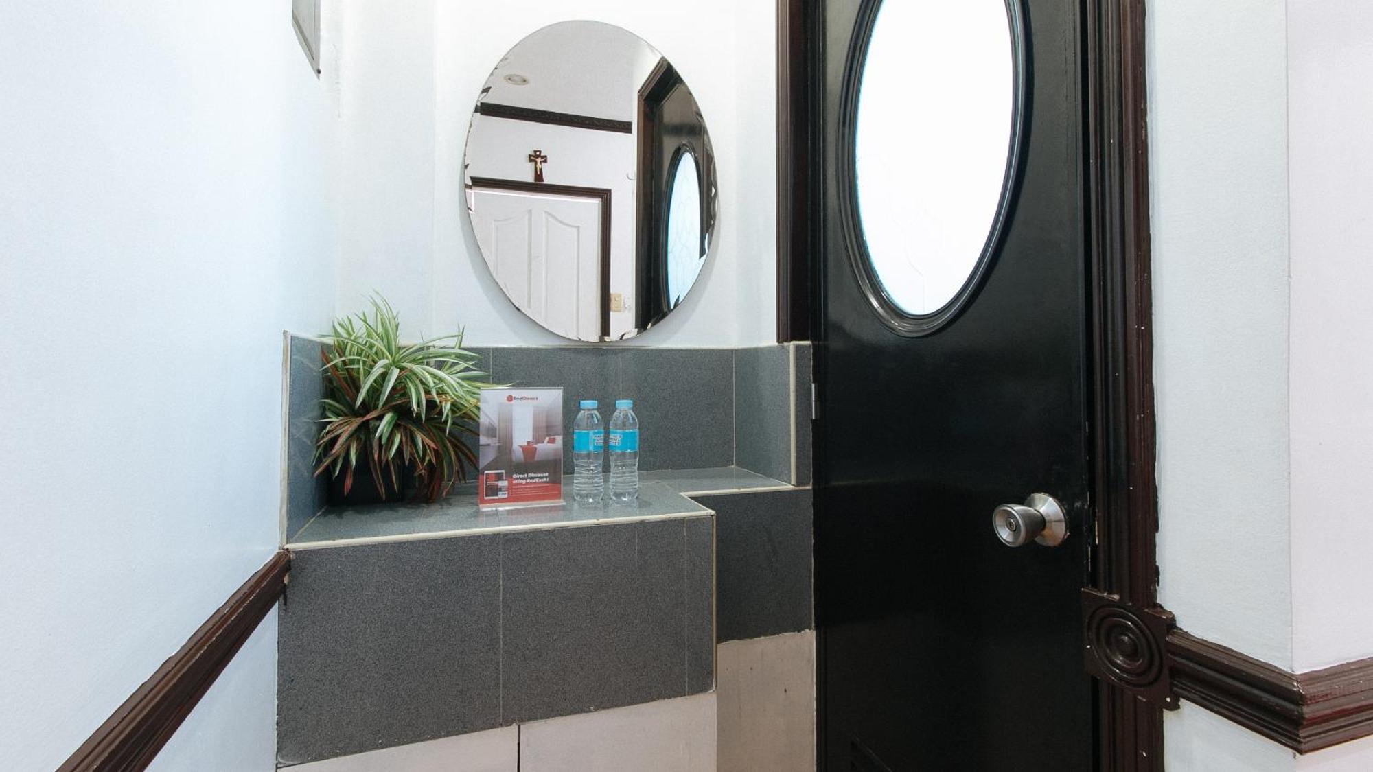 Reddoorz At Plus Villa Gloria Taguig Eksteriør bilde